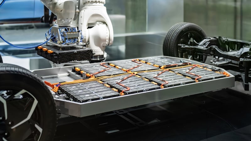 Advancing Battery Safety Through Early Thermal Runaway Detection with Infineon Sensors